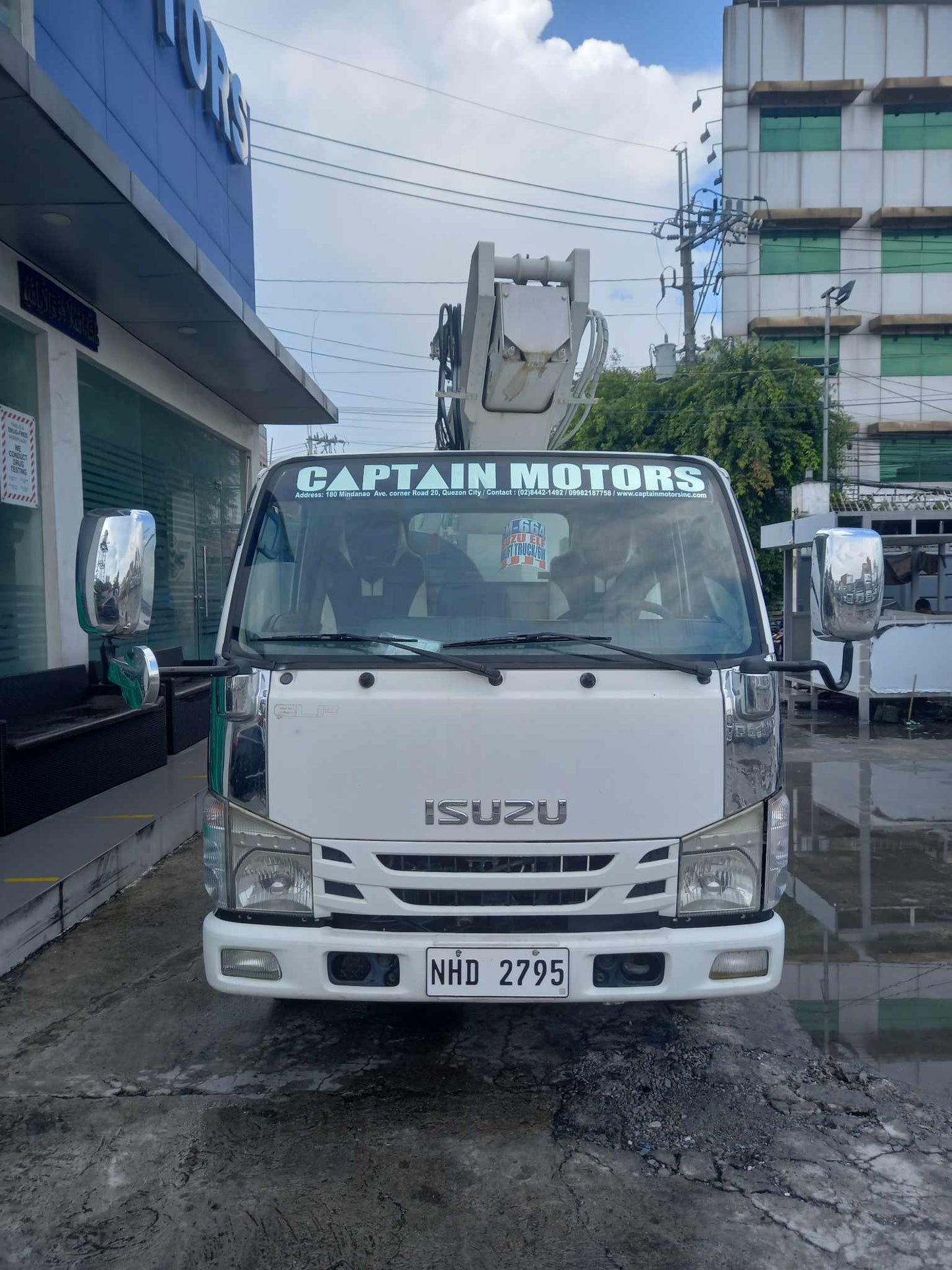 Isuzu Elf Manlift Truck ST0823-0037-14