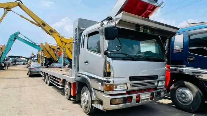 Fuso Super Great 32 ft. Self Loader SLT0823-0021-14