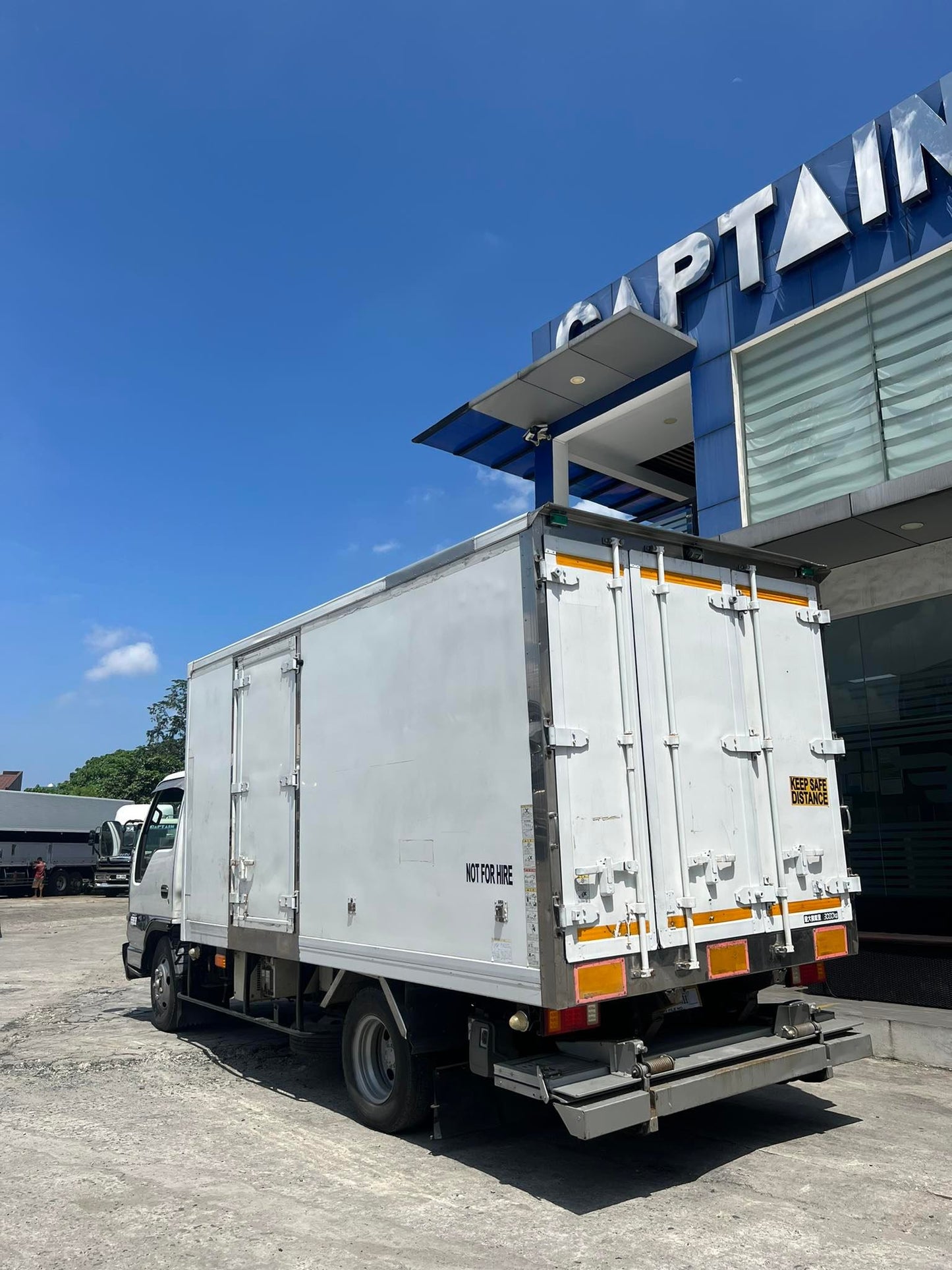 Isuzu Elf 14 ft. Freezer Van FV0823-0021-14