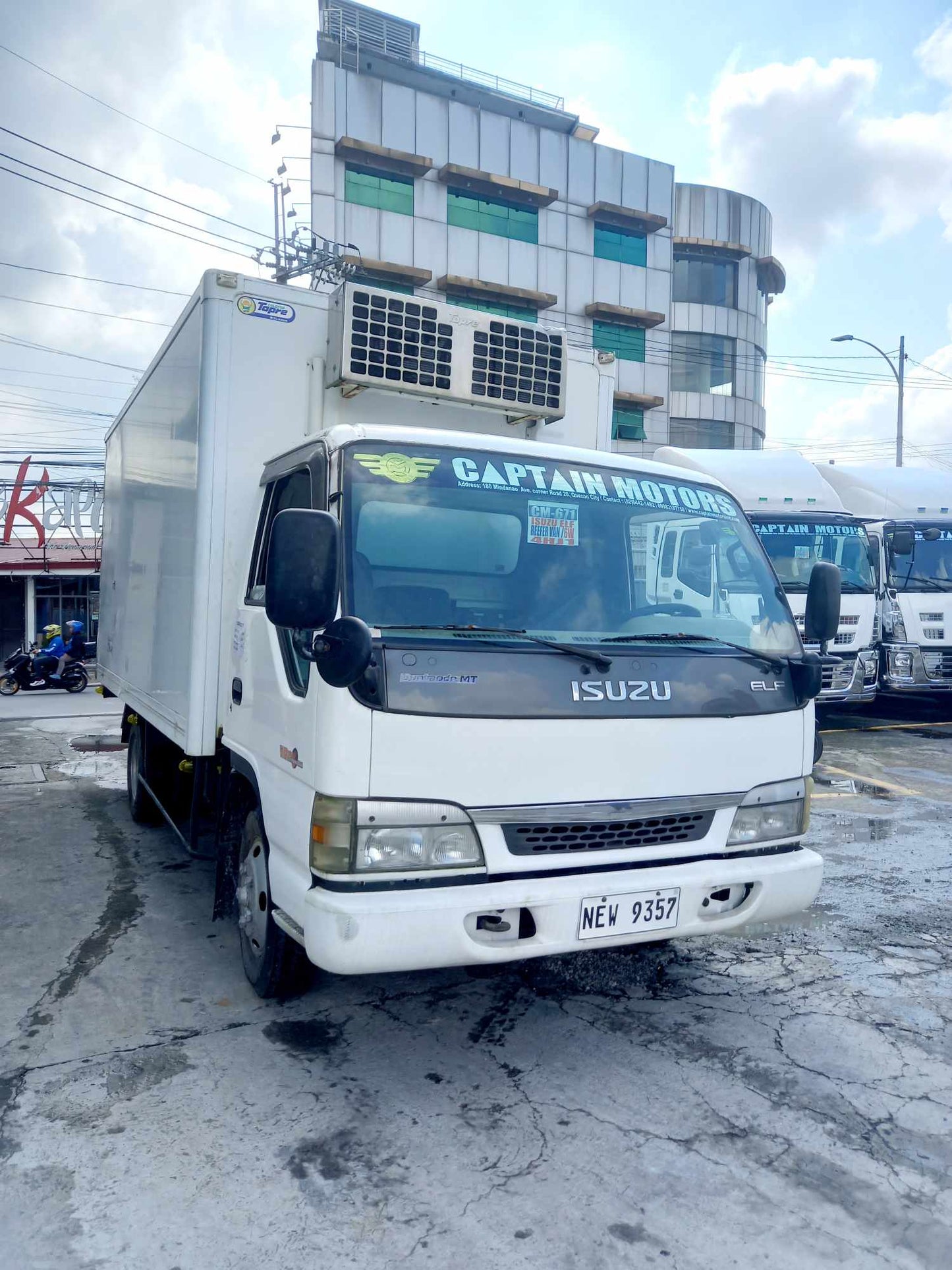 Isuzu Elf 6W Freezer Van FV0823-0022-14