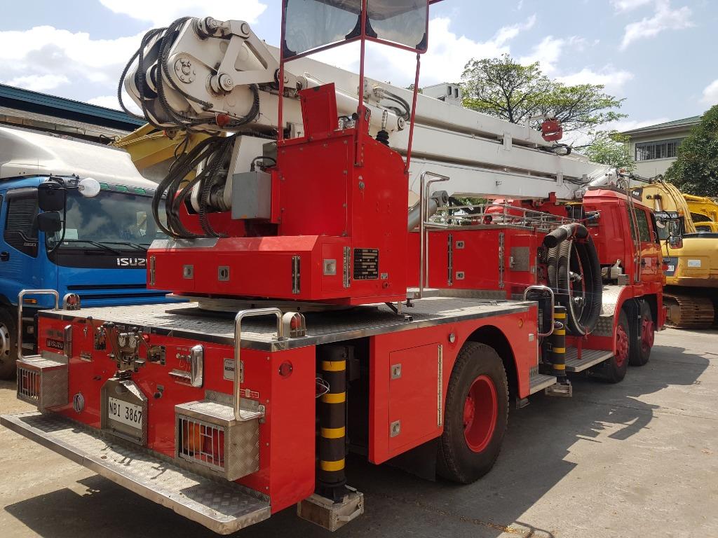 2006 Isuzu Fire Truck 10W FT0823-0007-3