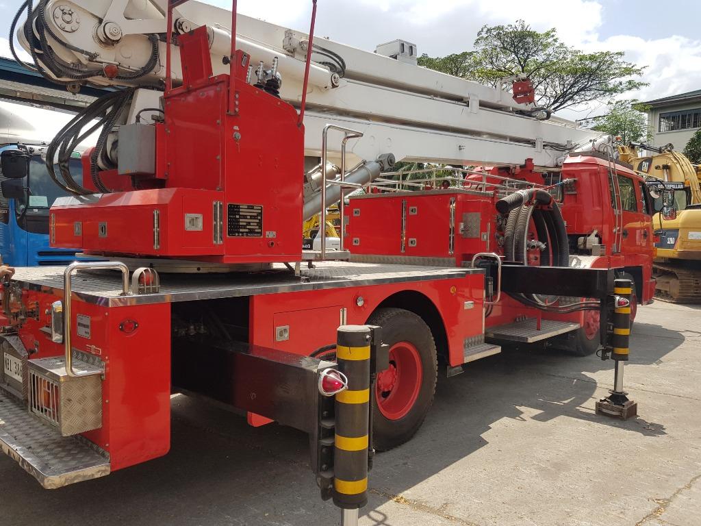 2006 Isuzu Fire Truck 10W FT0823-0007-3