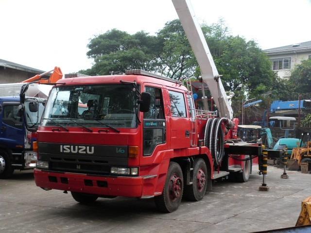 2006 Isuzu Fire Truck 10W FT0823-0007-3