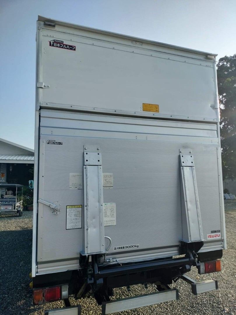 Isuzu Elf 14 Ft. Closed Van CV0723-0009-9