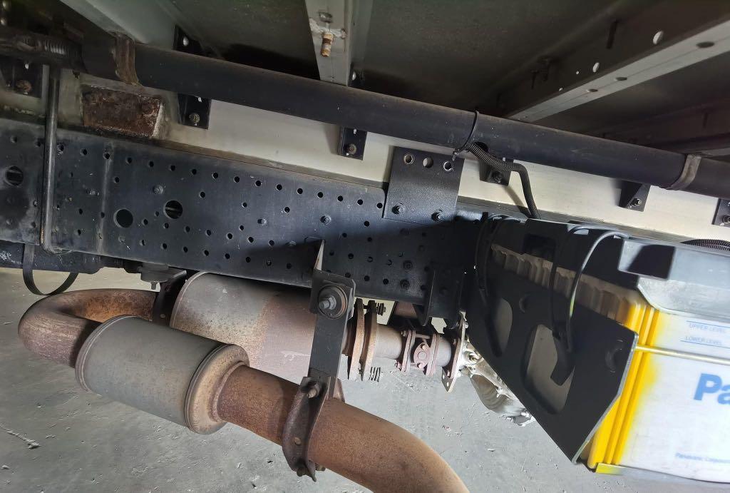 Isuzu Forward Wing Van WV0723-0007-11