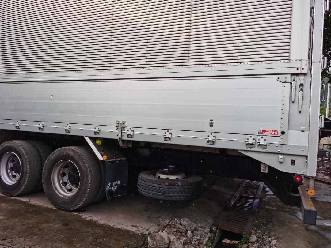 Isuzu Giga 10W Wing Van WV0823-0045-10