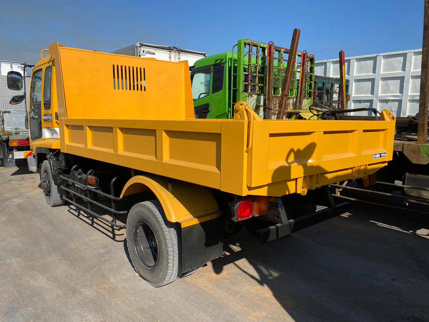 Isuzu Forward Dump Truck DT00723-0024-5