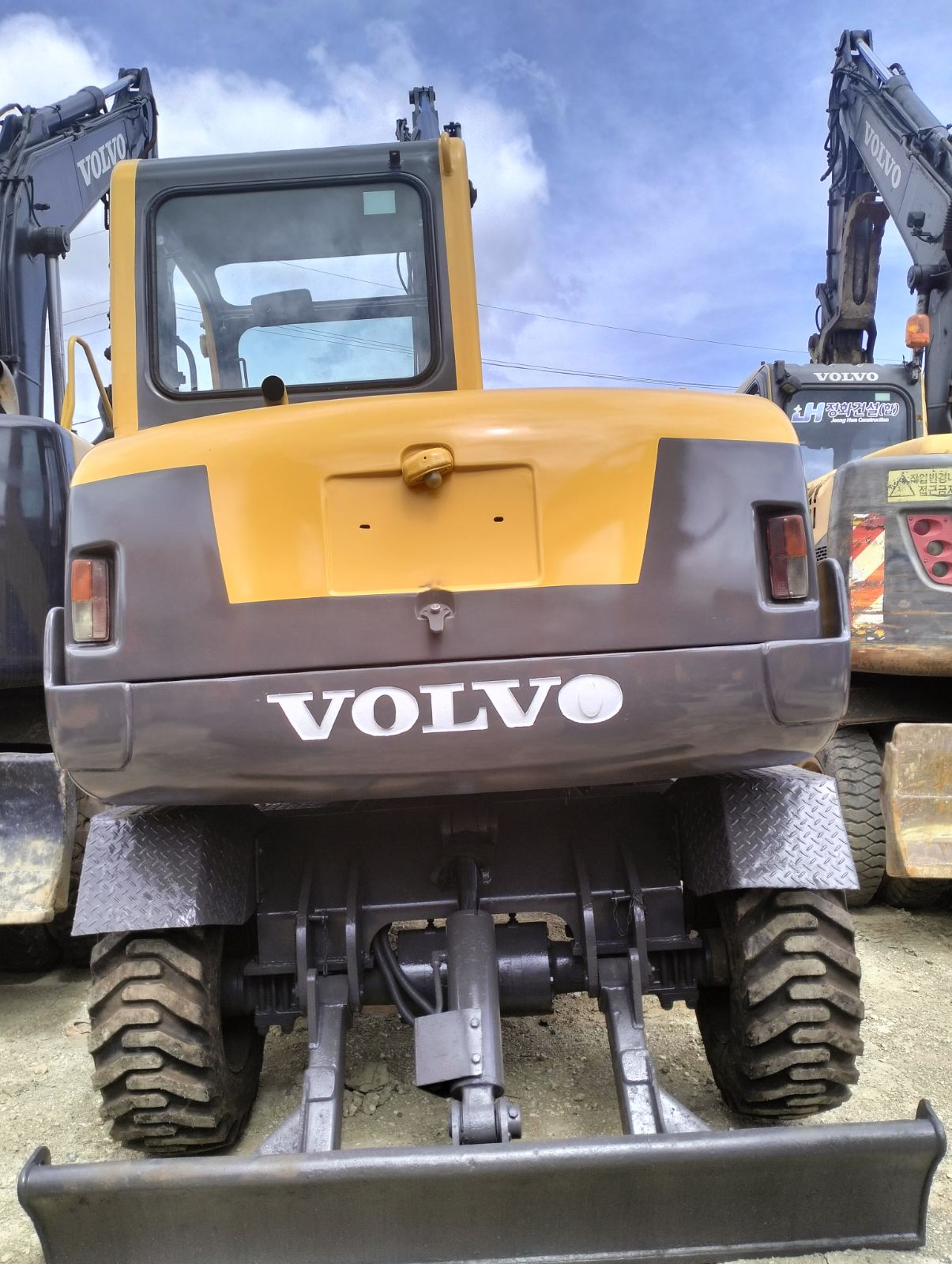 2007 Volvo Wheel Excavator TEX0723-0053-6