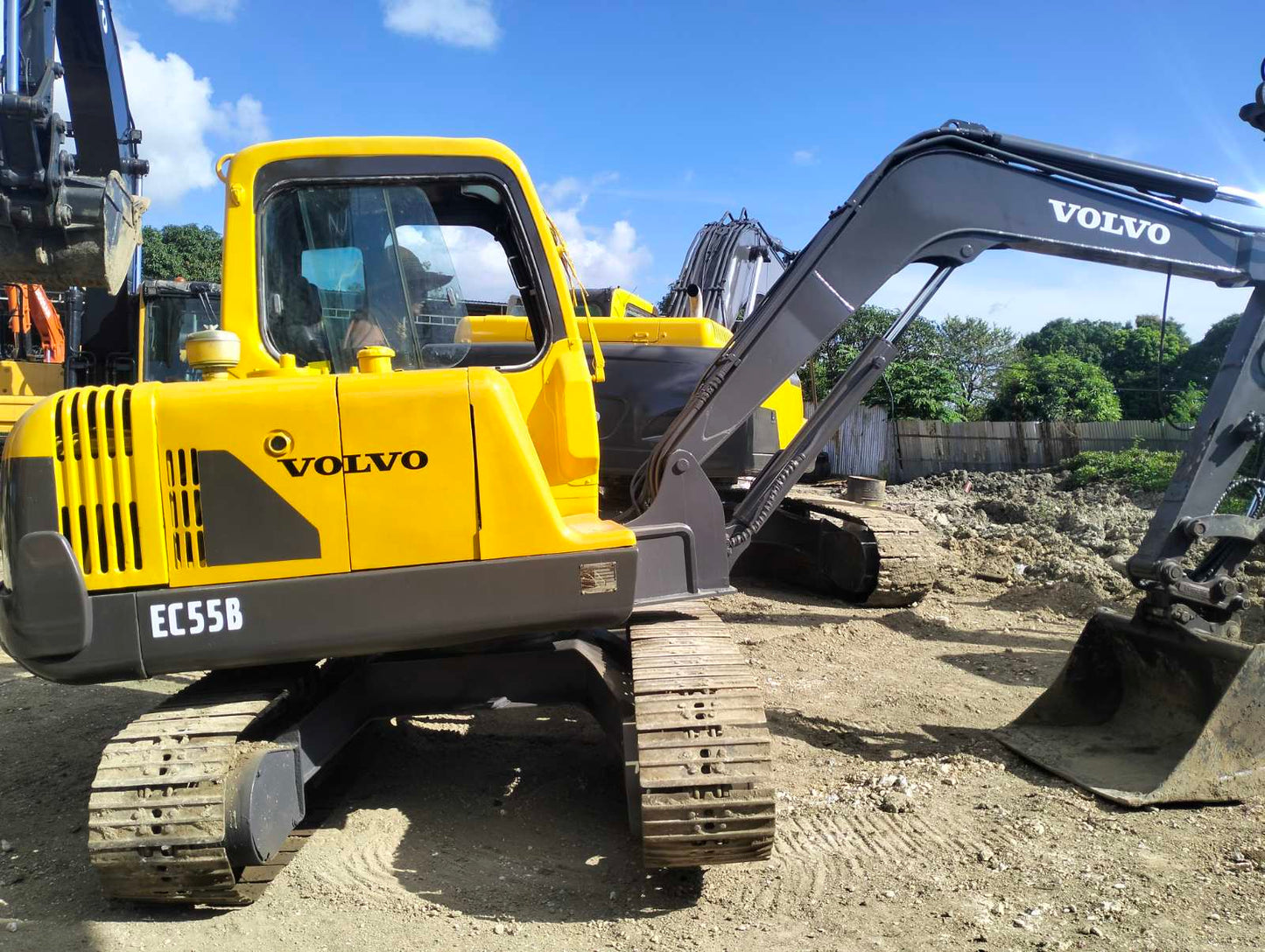 2005 Volvo Excavator TEX0723-0047-6