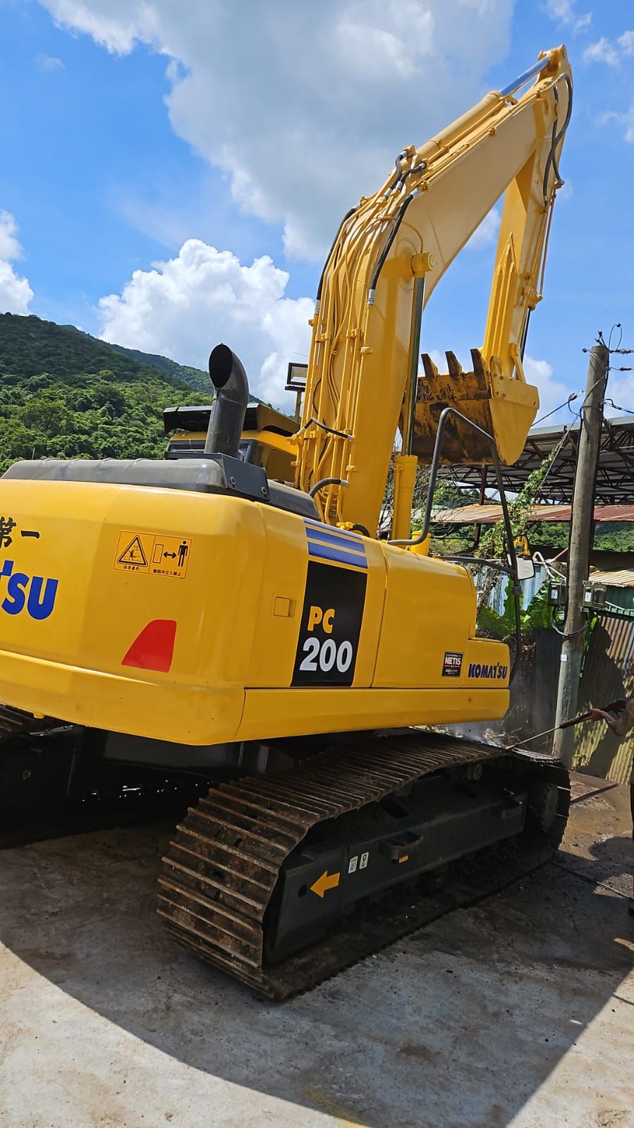 Komatsu PC200-7 Tracked Excavator TEX0723-0065-7