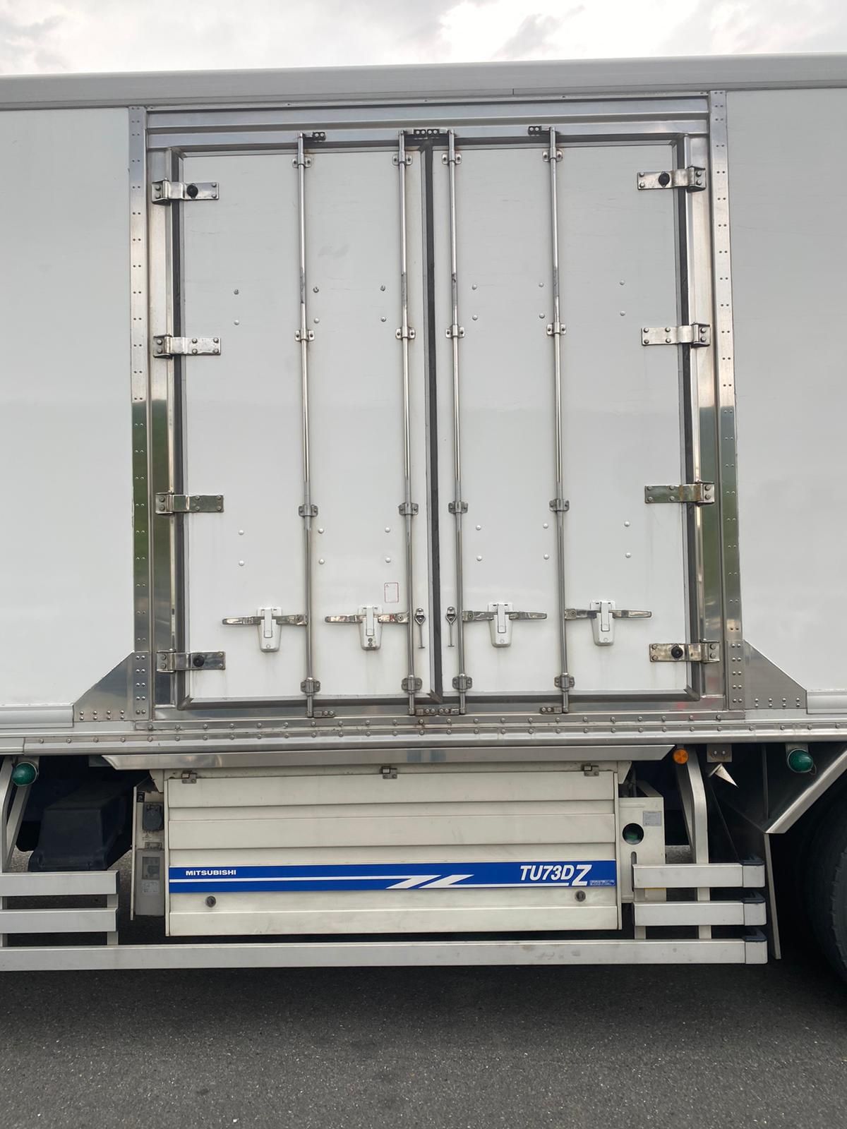 Fuso Super Great 10W Freezer Van FV0823-0020-15