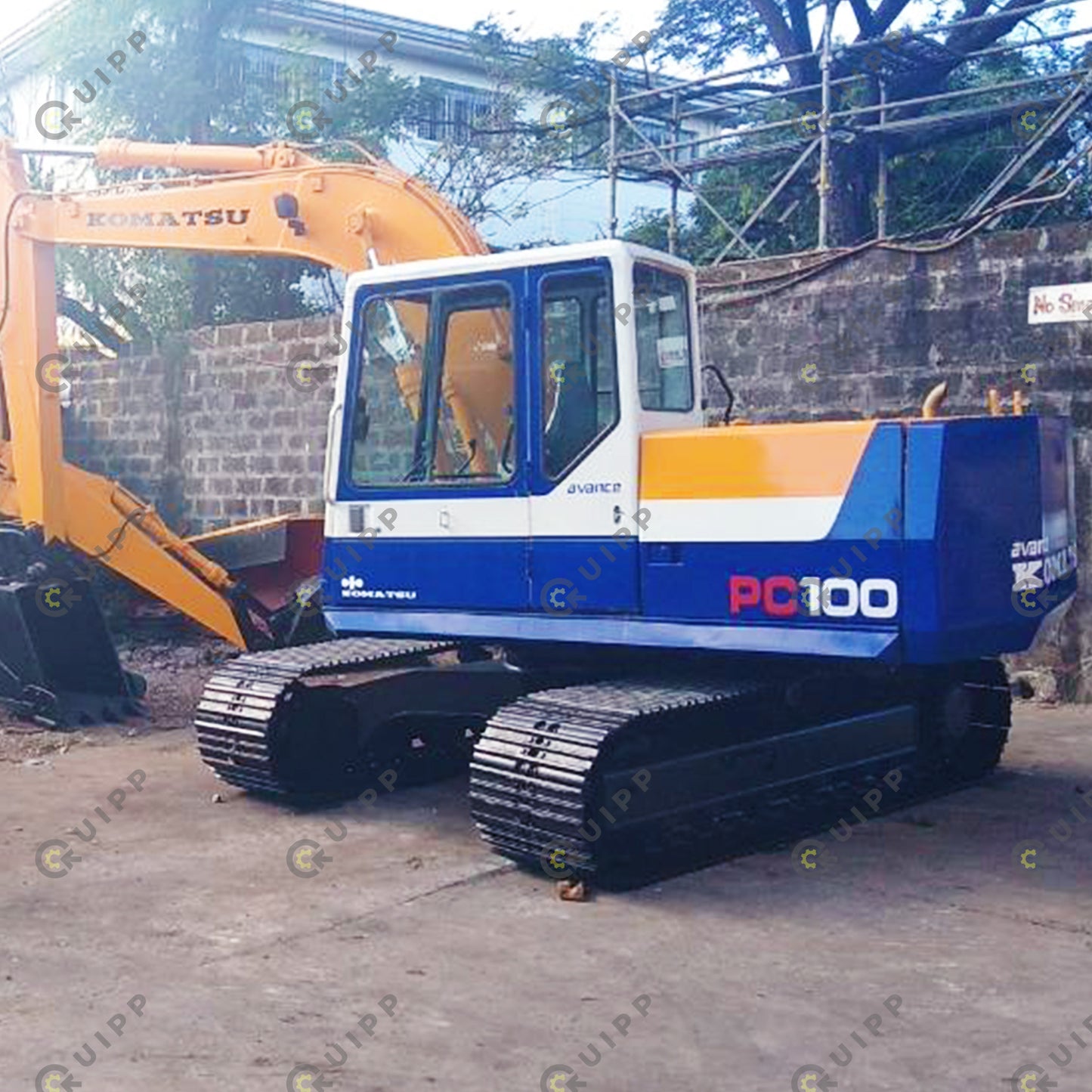 Komatsu PC100-5 Backhoe