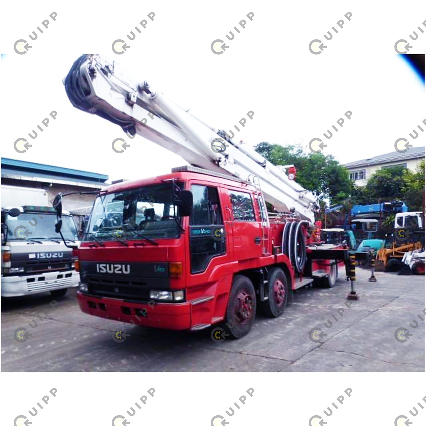 2006 Isuzu Fire Truck FT0423-0003-3