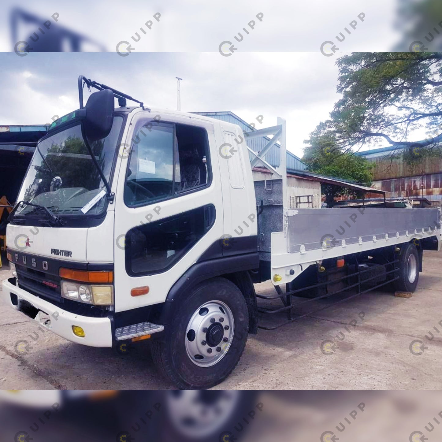 Mitsubishi Fuso Cargo Truck