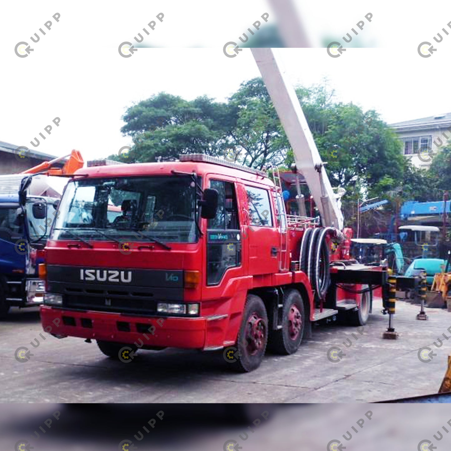 2006 Isuzu Fire Truck FT0423-0003-3