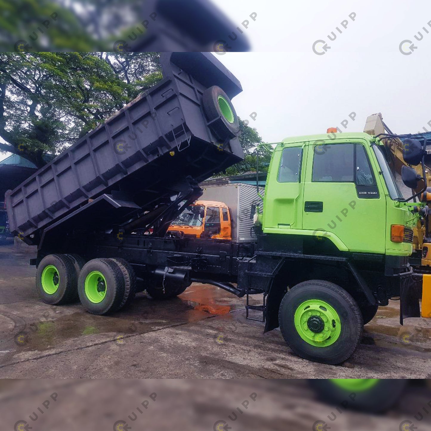 Isuzu Dump Truck DT0423-0007-3