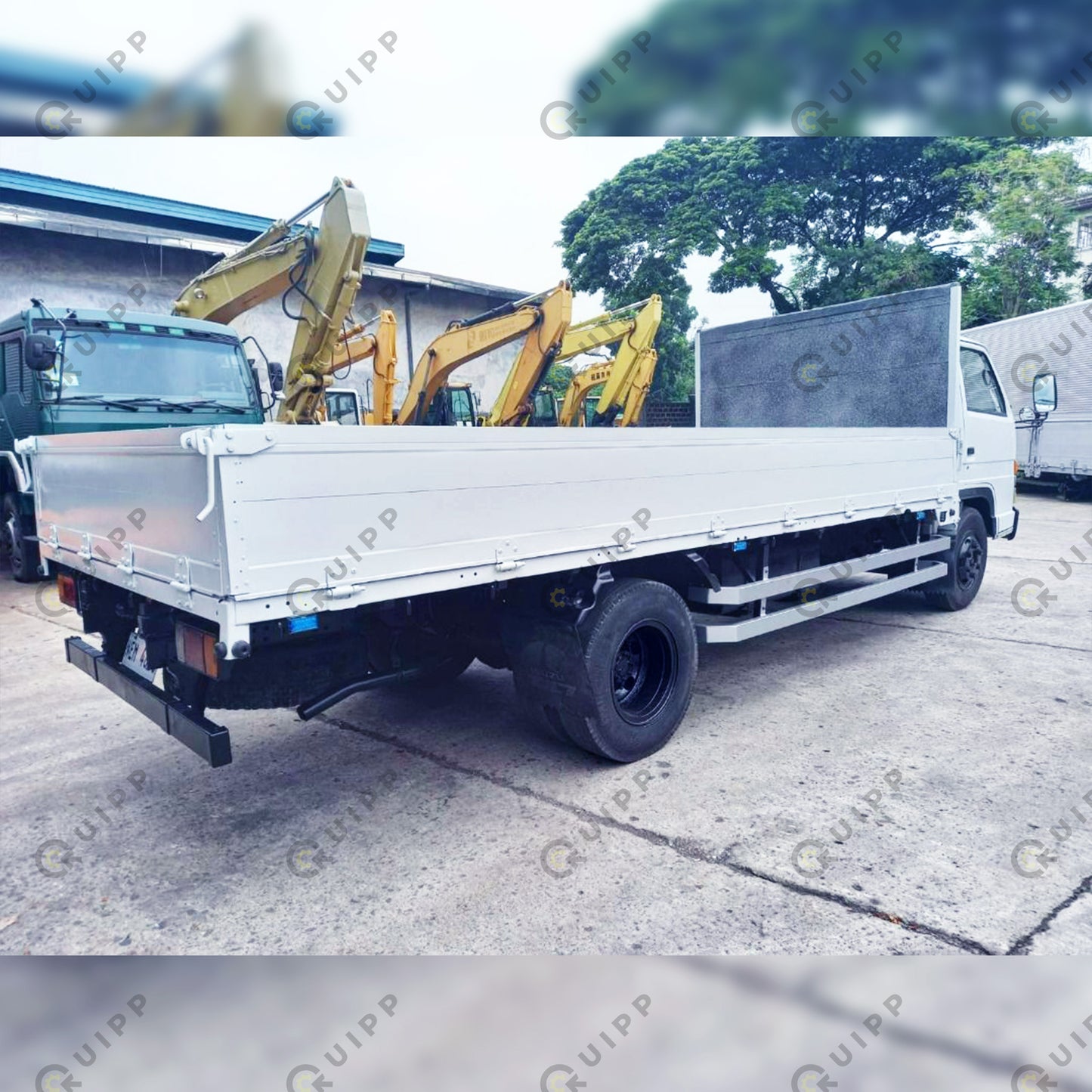 Isuzu Elf Cargo Truck CRT0423-0008-3