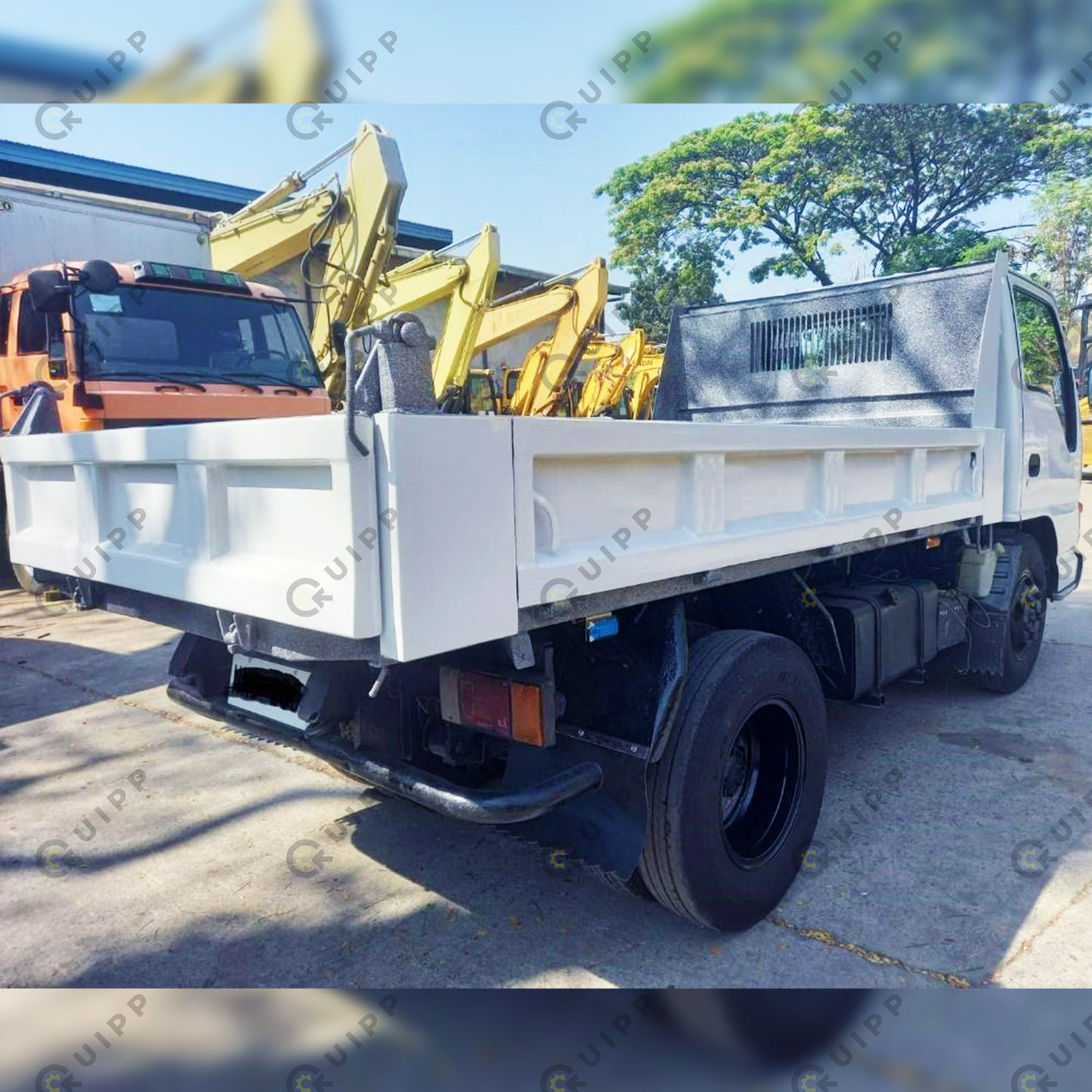 Isuzu Dump Truck DT0423-0022-3