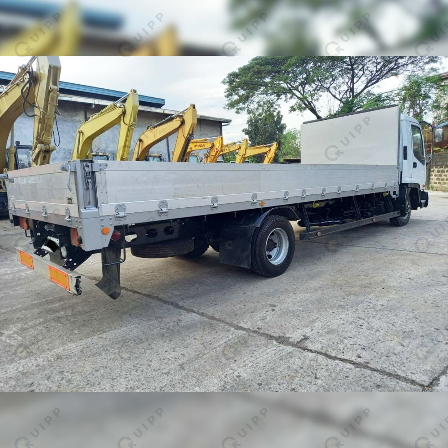 Isuzu Forward Cargo Truck CRT0423-0004-3