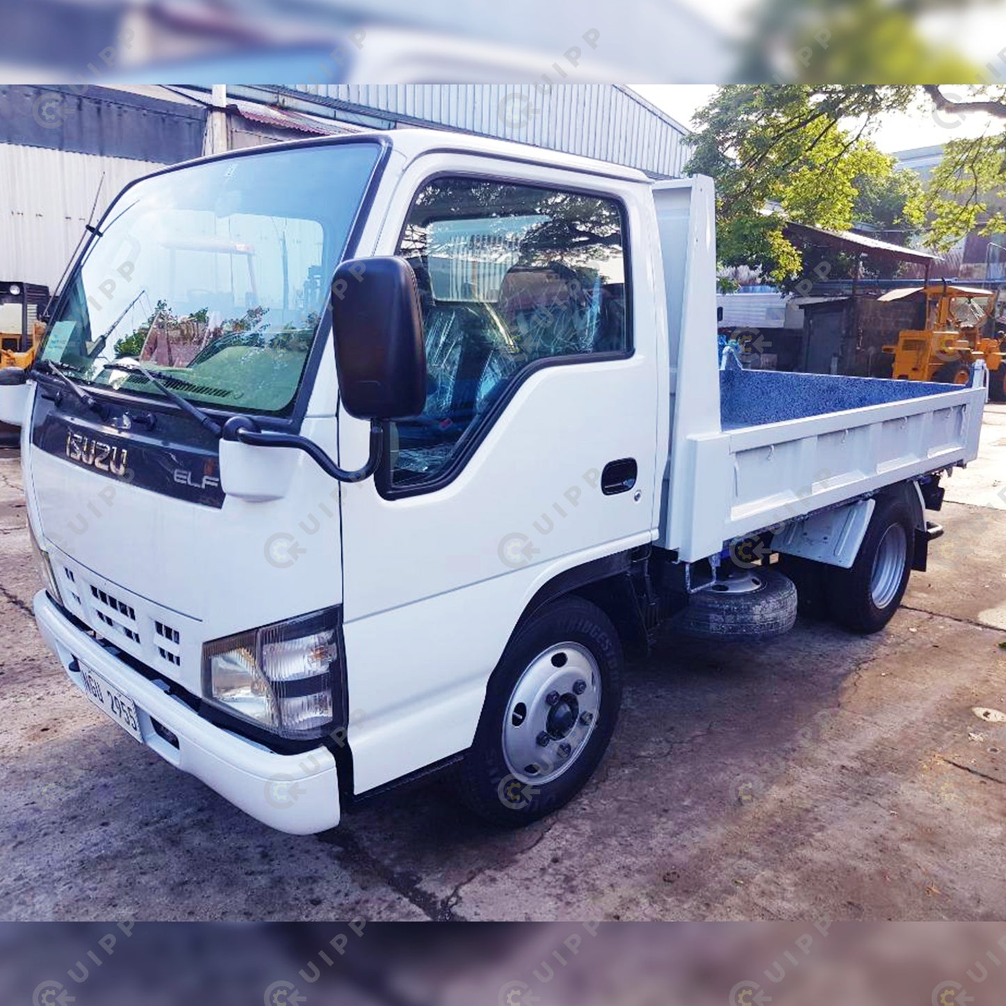 Isuzu Dump Truck DT0423-0023-3