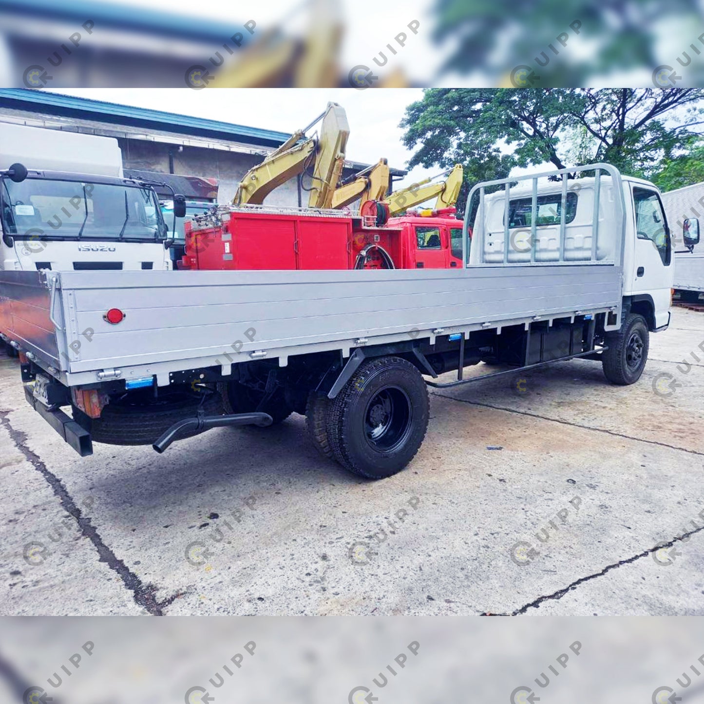 Isuzu NPR Cargo Truck CRT0423-0007-3