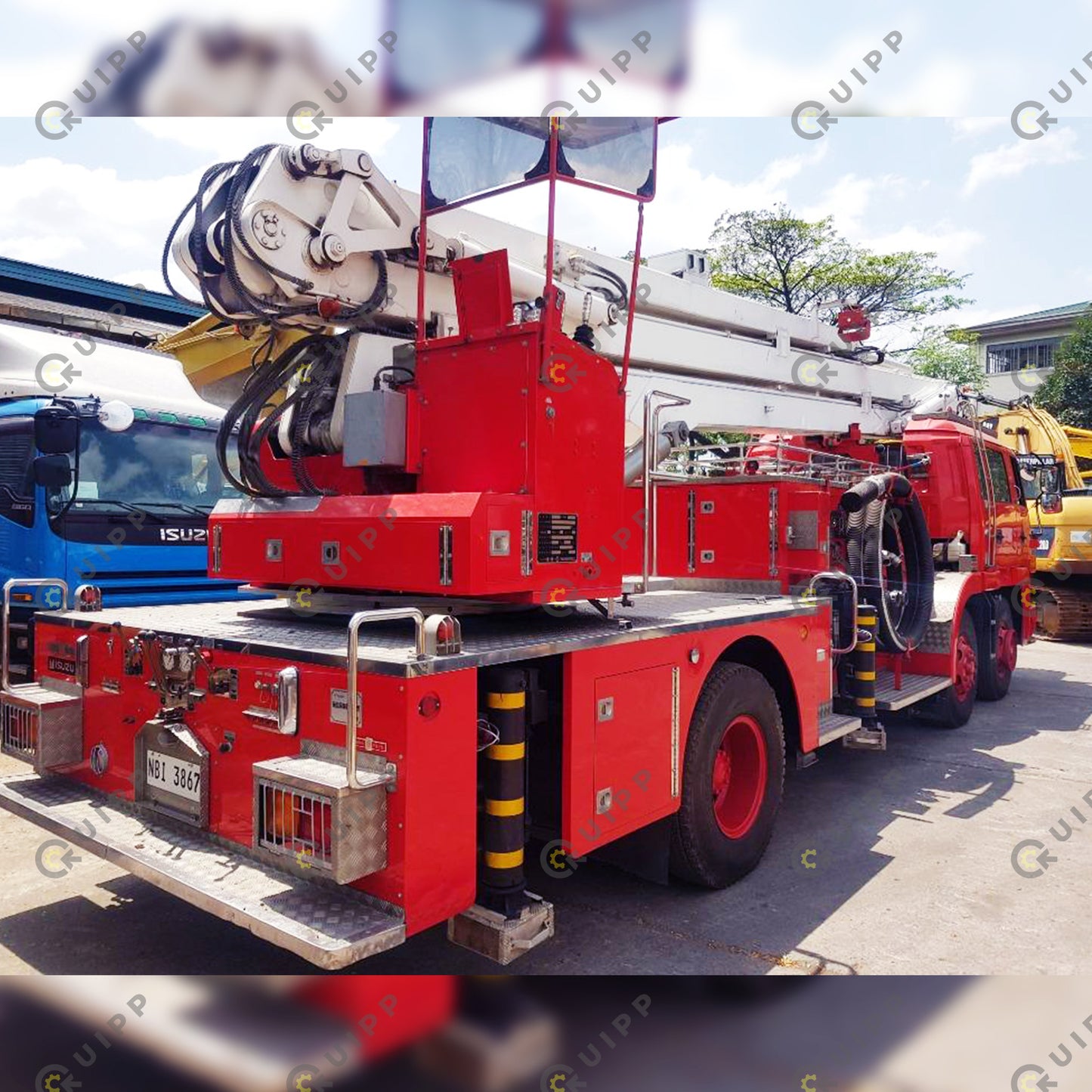 2006 Isuzu Fire Truck FT0423-0003-3