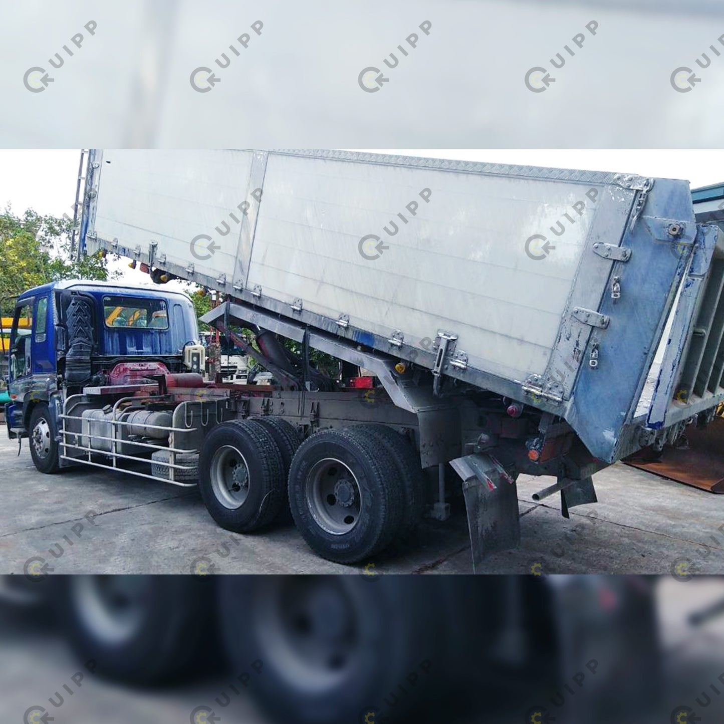 Isuzu Dump Truck DT0423-0012-3