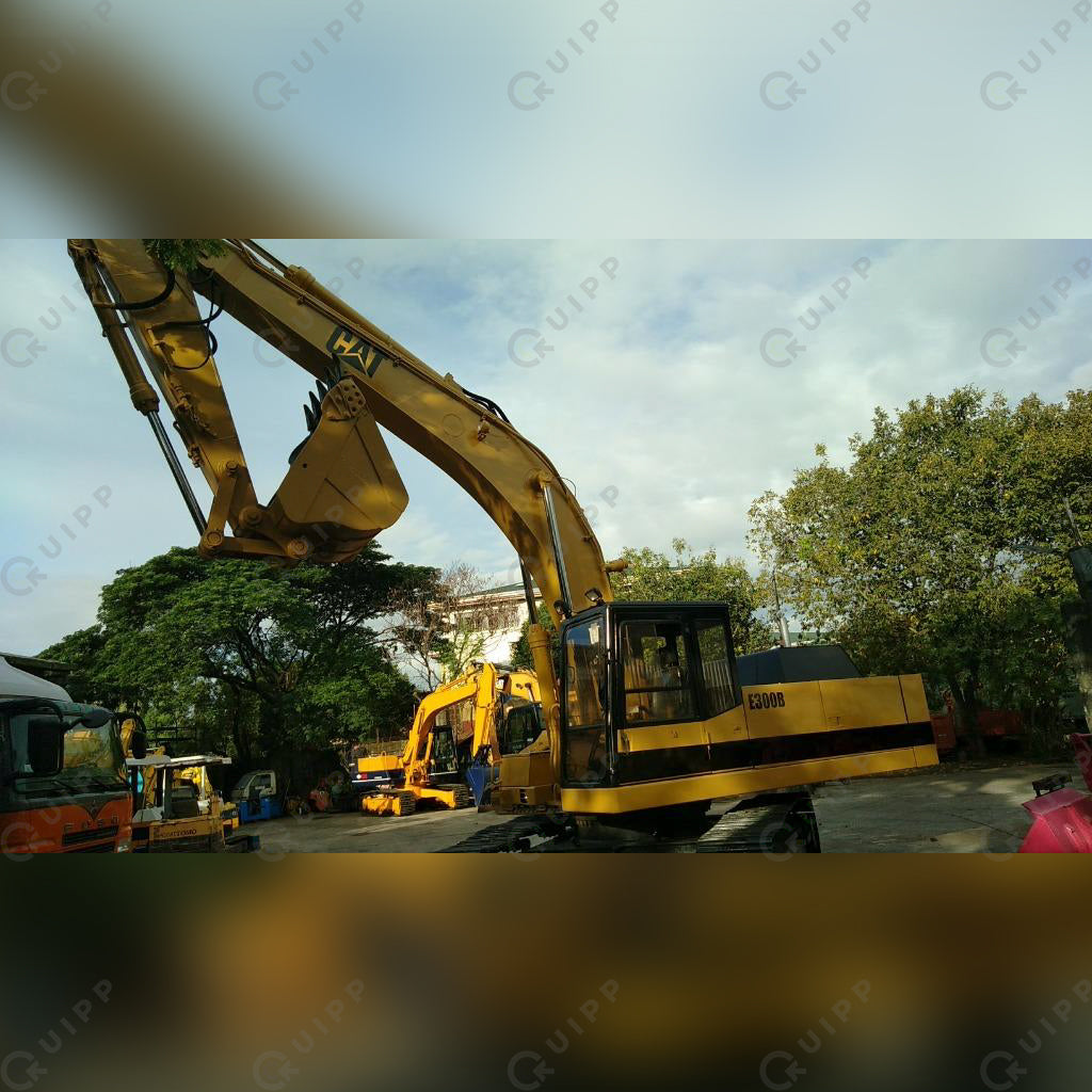 Caterpillar E300B Backhoe (1.5 cubic meter)