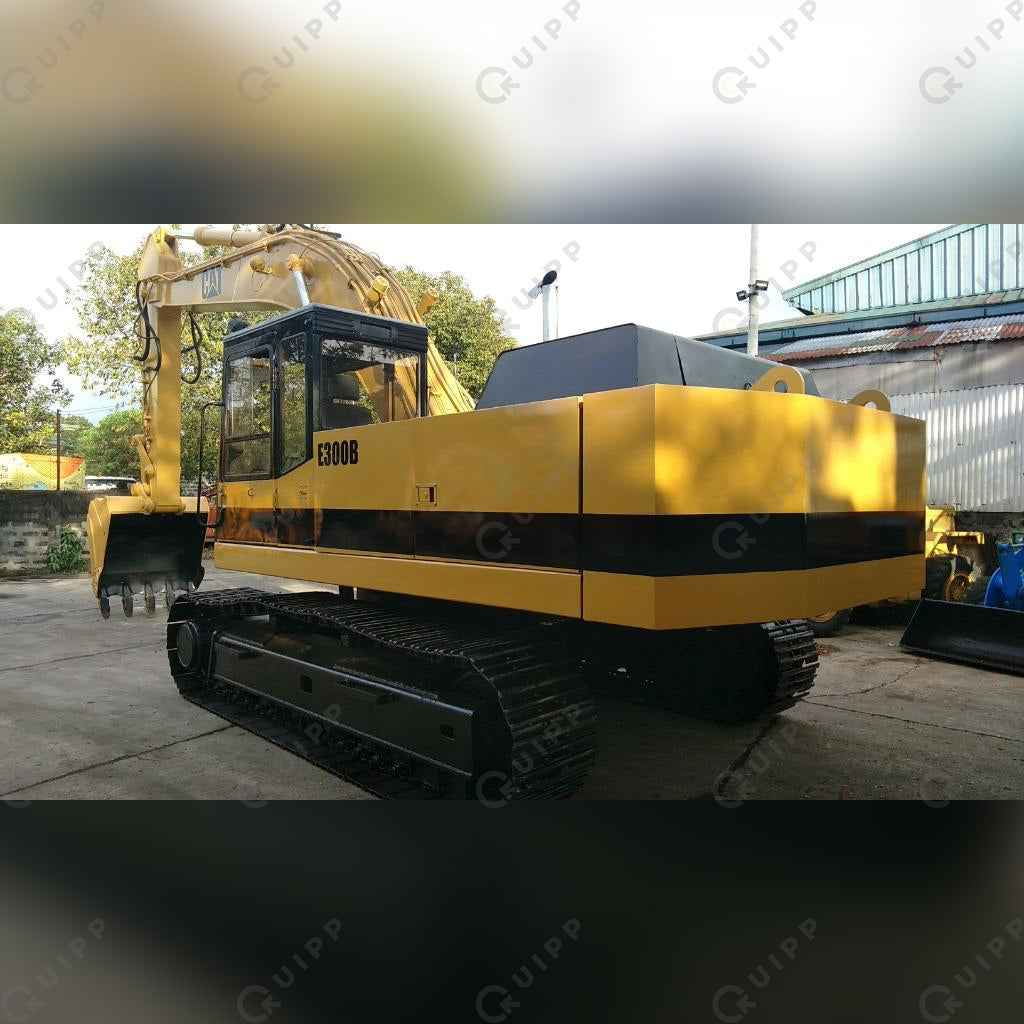 Caterpillar E300B Backhoe (1.5 cubic meter)