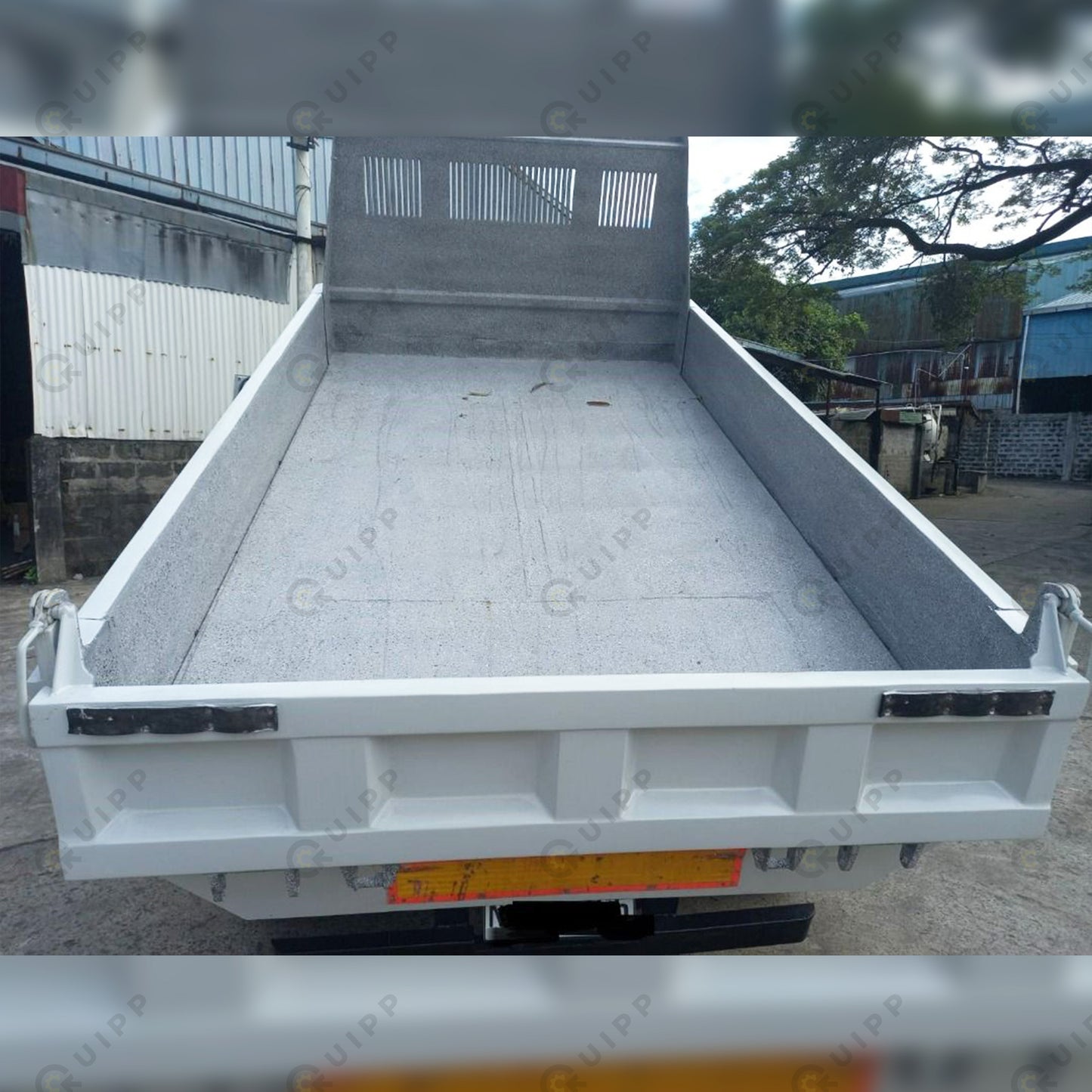 Isuzu Dump Truck DT0423-0018-3