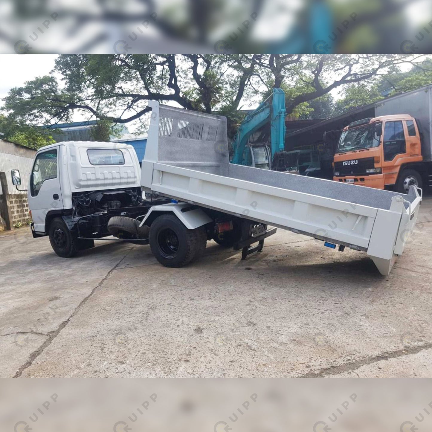 Isuzu Dump Truck DT0423-0018-3